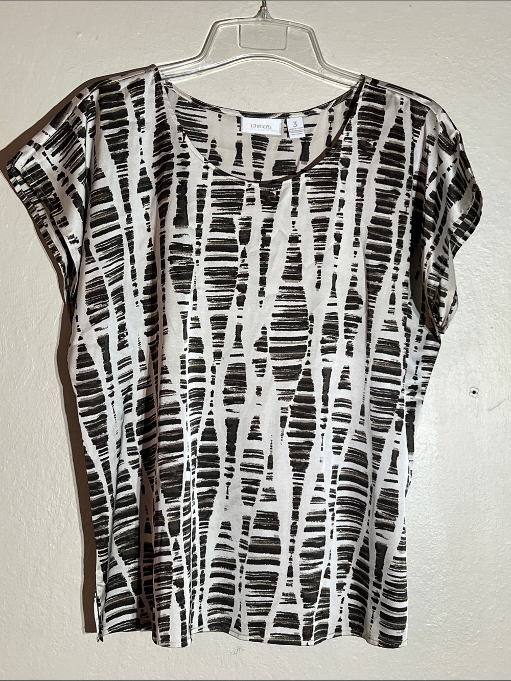 Chicos Brown & Cream vertical striped cap sleeved top.Size 3 (XL)